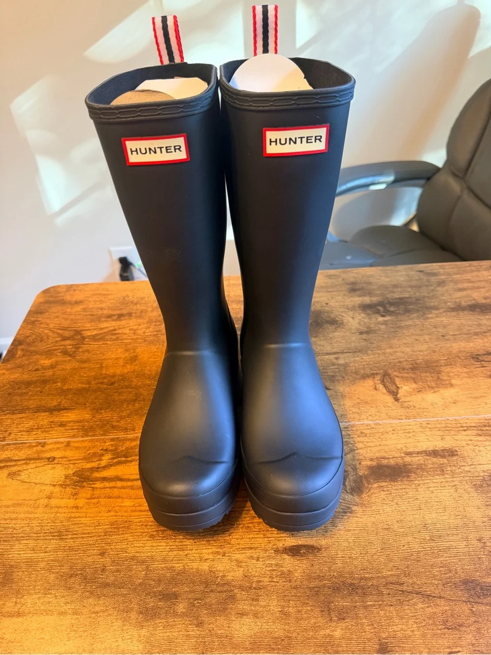Hunter Black Tall Rain Boots with Red-Trim Pull Tabs 7W